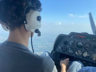 Brevet aéronautique : la tête dans les nuages !